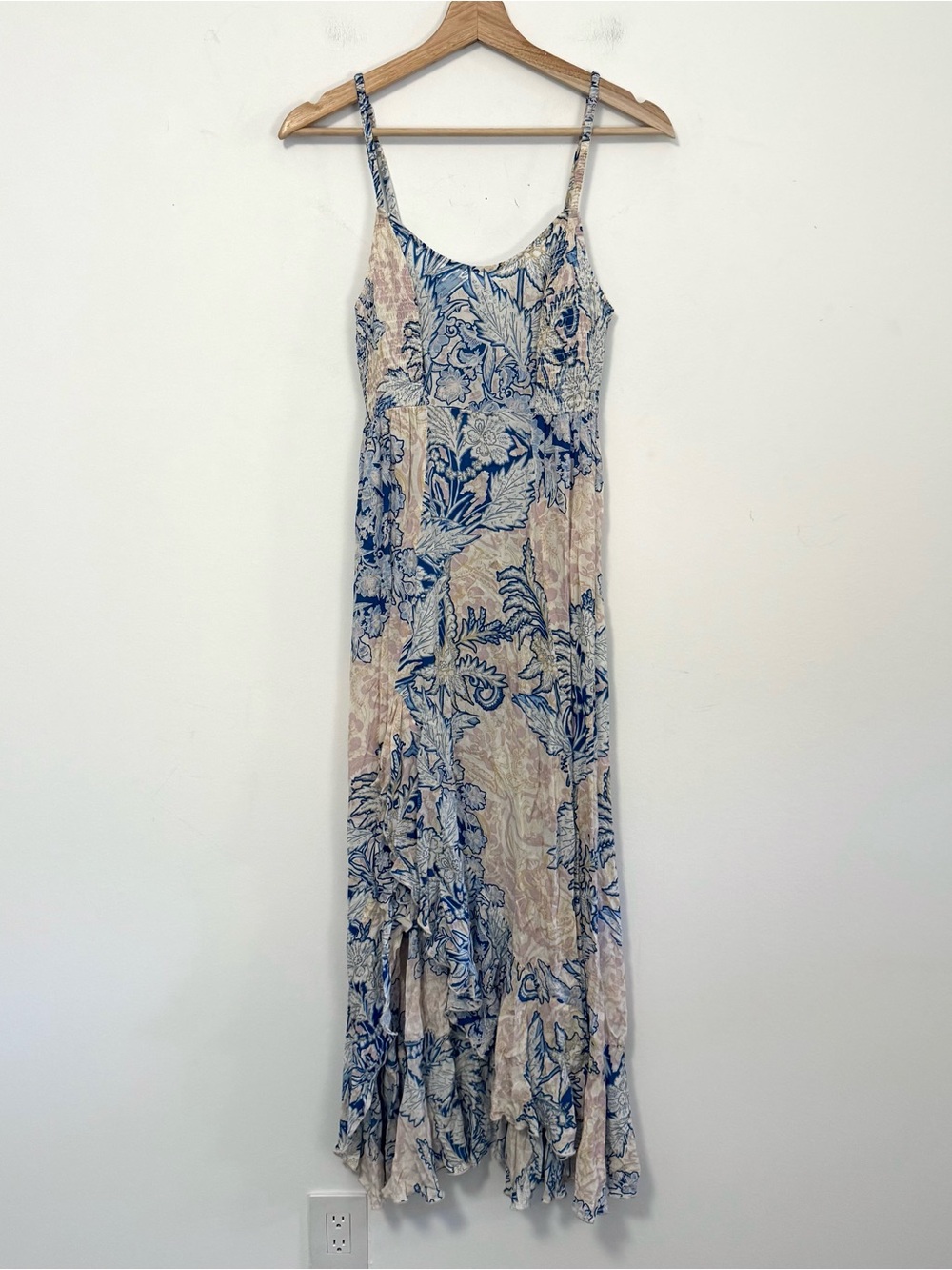 Free People Blue Pink Floral Maxi Dress XS Spaghetti Strap Boho Flowy Viscose